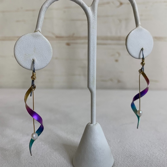 Jewelry - Rainbow NIOBIUM Pearl Dangle Curl Earrings